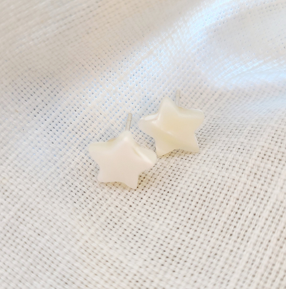 White Shell Star Earrings