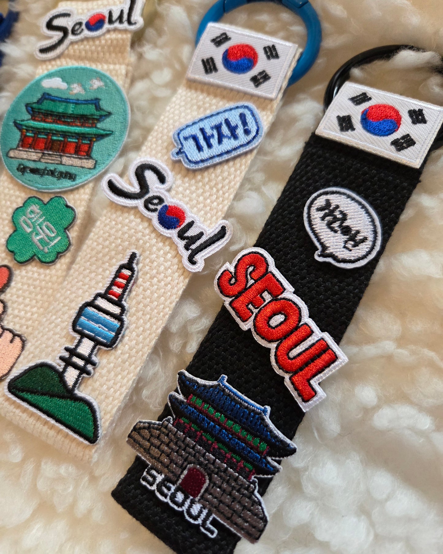 Gwanghwamun, Gyeongbokgung Palace, Namsan Tower, Namdaemun, Seoul Keychain, Charm