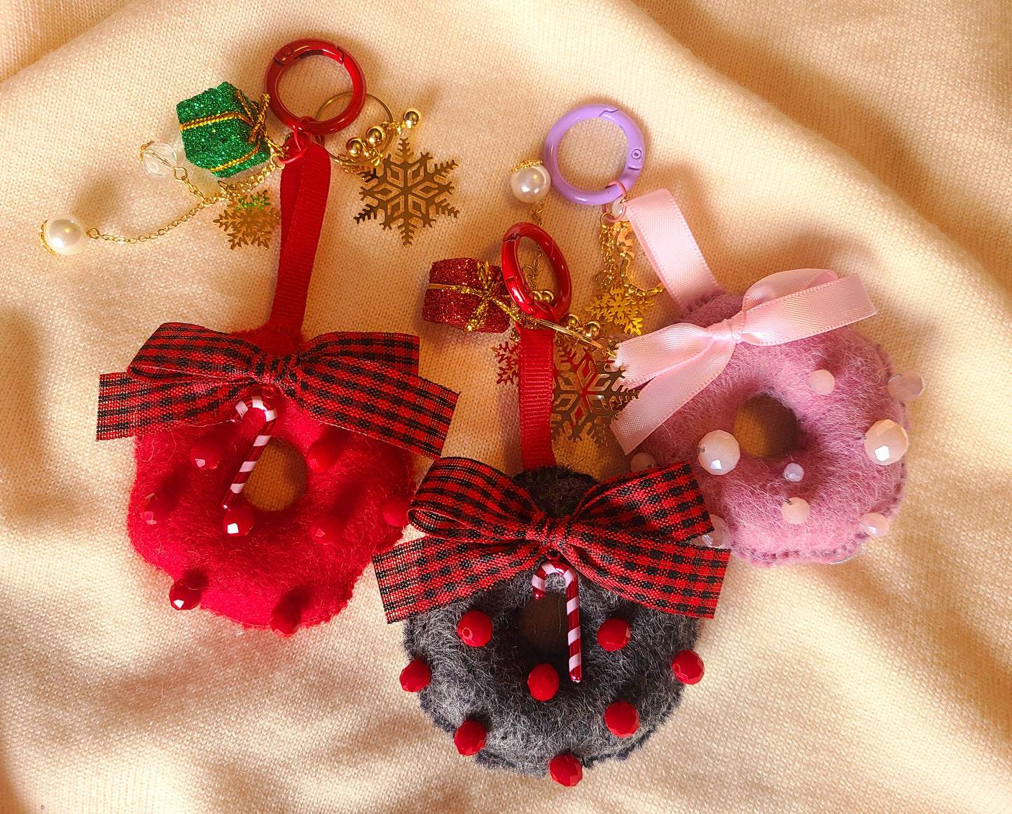 Handmade Wool Felt Mini Wreath Keychain, Bag Charm, Ornament