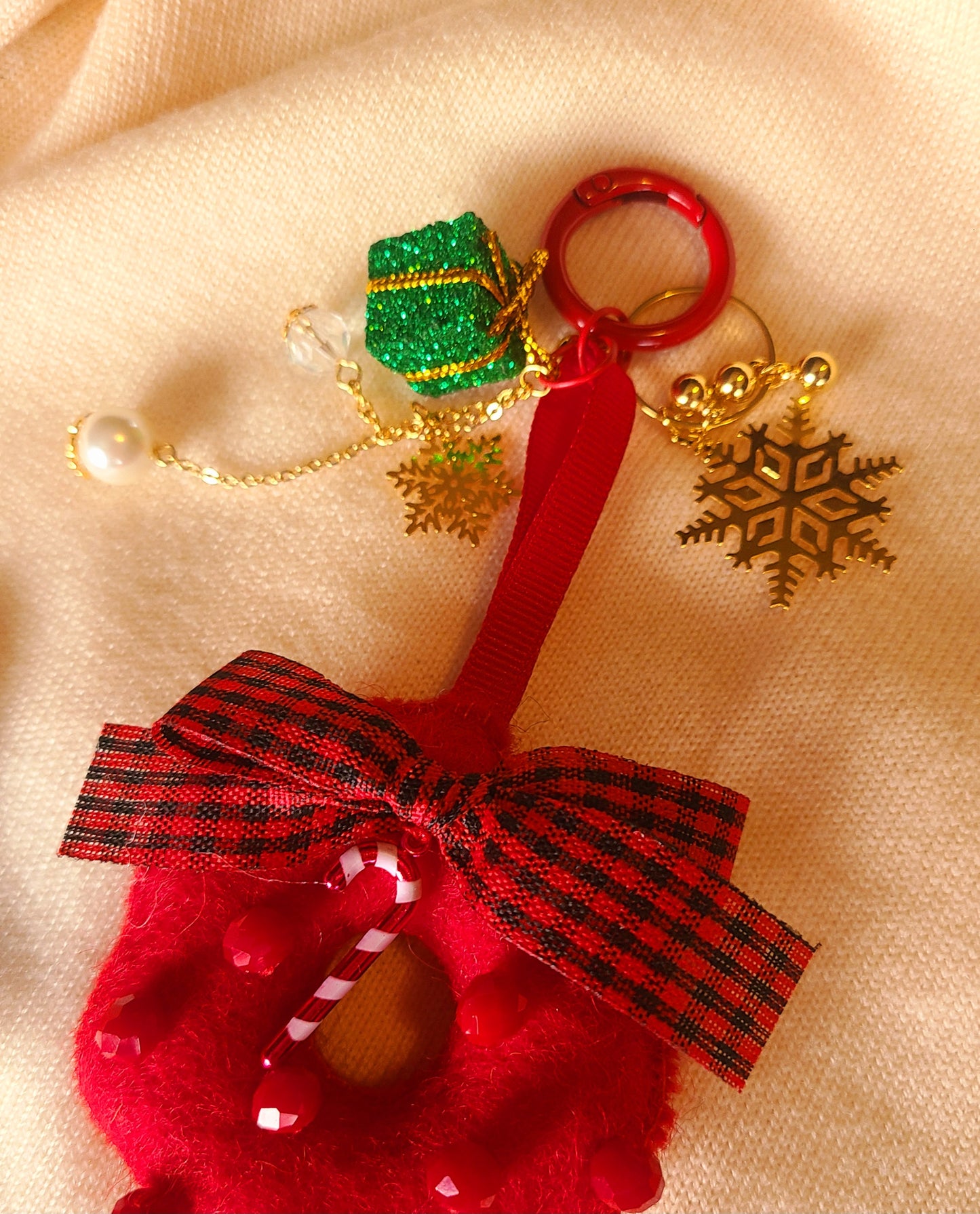 Handmade Wool Felt Mini Wreath Keychain, Bag Charm, Ornament