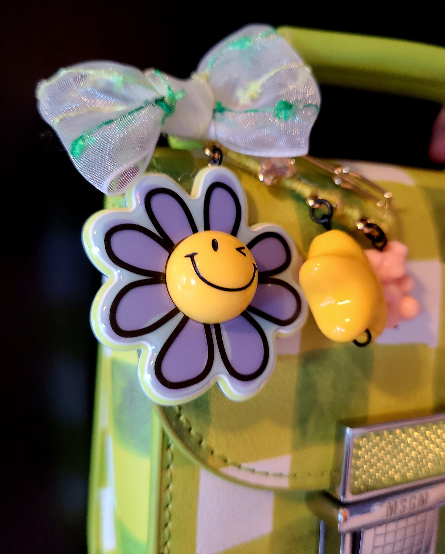 Smile Daisy Pin
