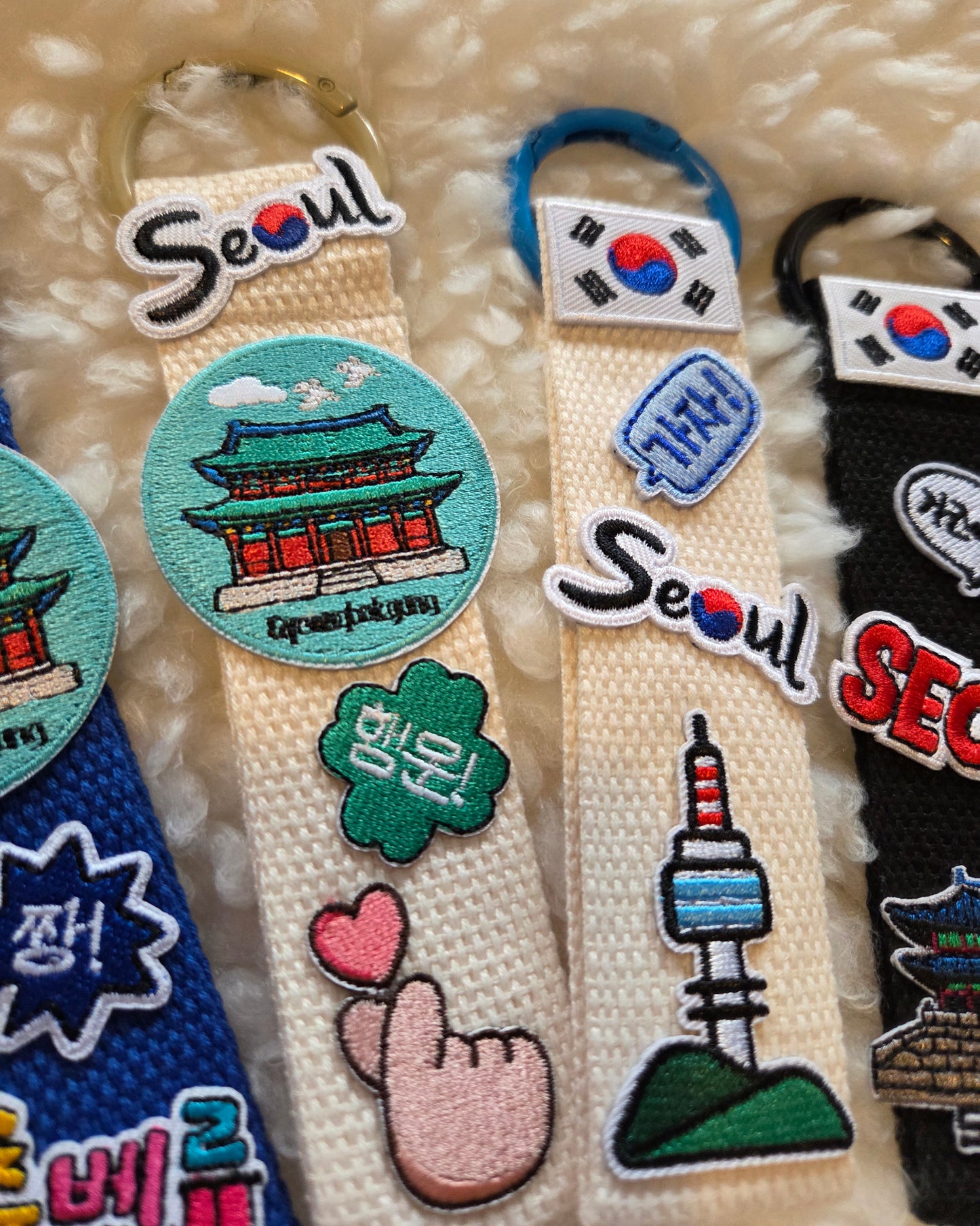 Gwanghwamun, Gyeongbokgung Palace, Namsan Tower, Namdaemun, Seoul Keychain, Charm