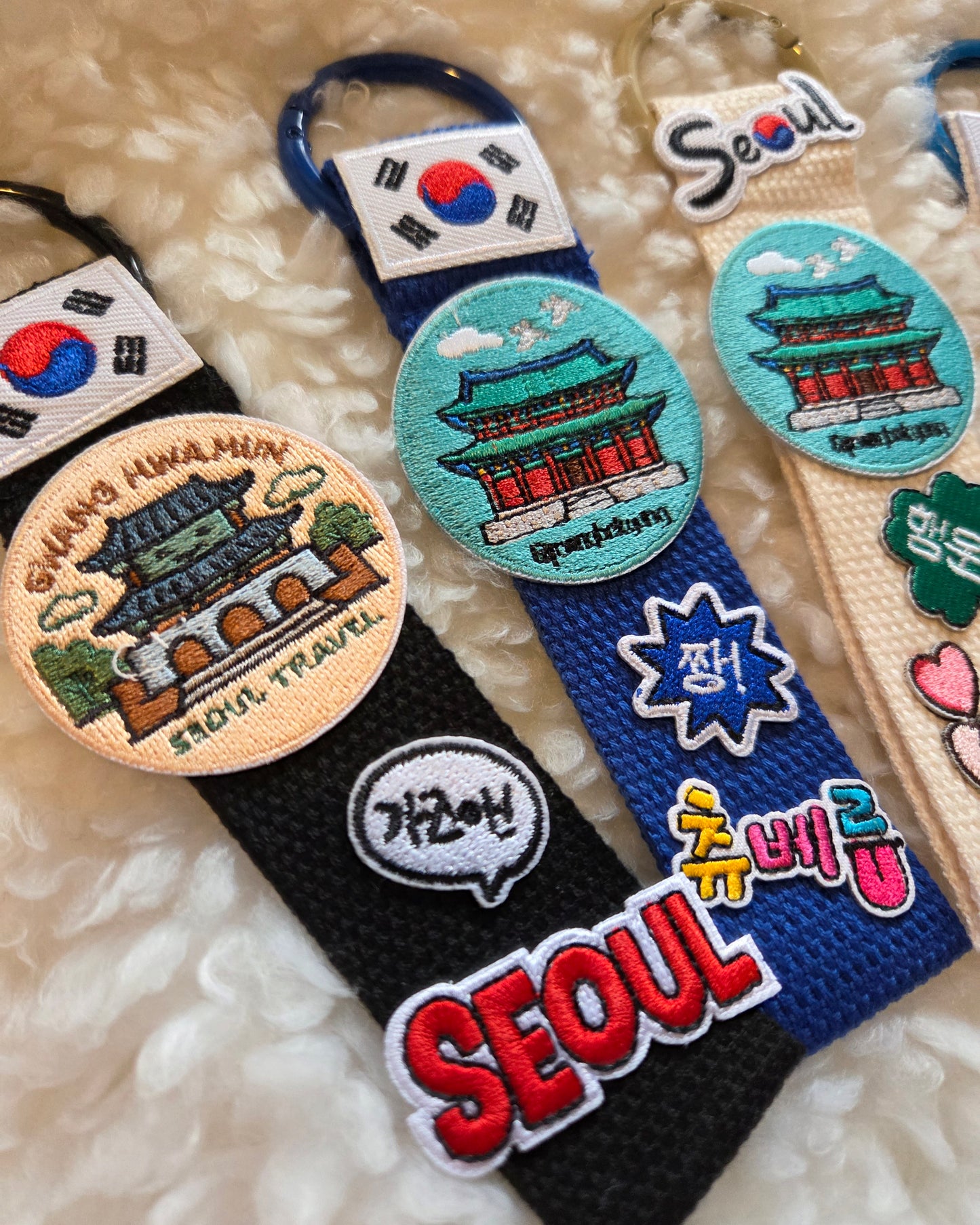 Gwanghwamun, Gyeongbokgung Palace, Namsan Tower, Namdaemun, Seoul Keychain, Charm